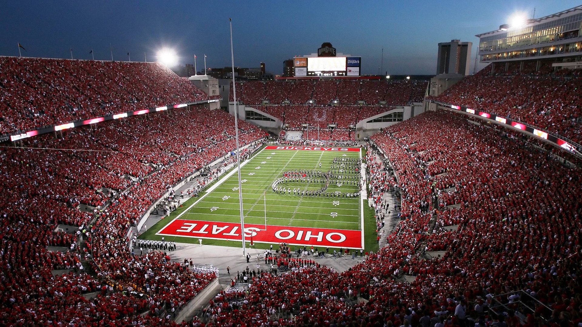 穆勒式持续杀伤与英格兰体系，现代足球战术压制的双重样本